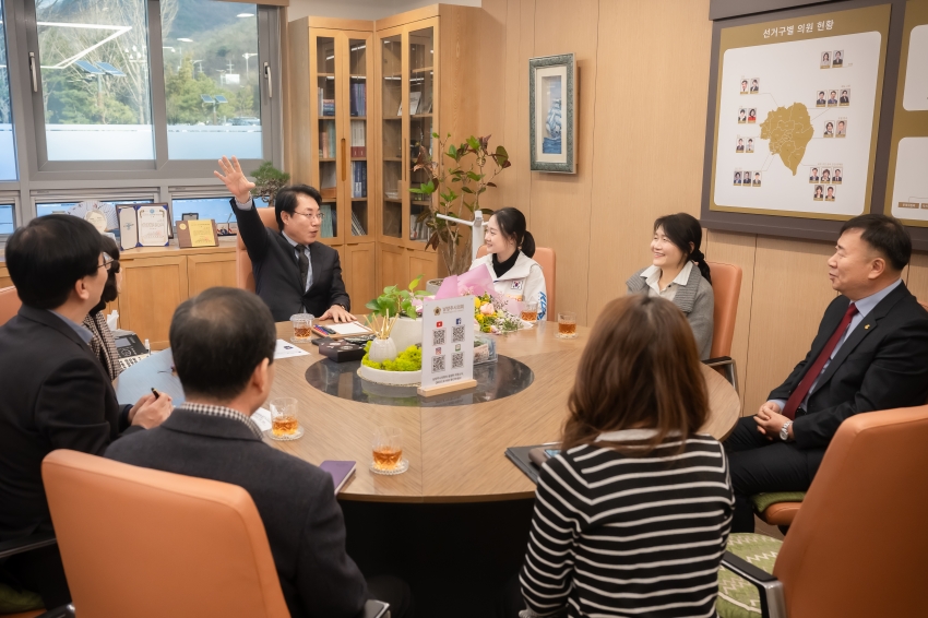 2025 하얼빈 동계 아시안게임 금메달 리스트 김채연 선수 격려 _11