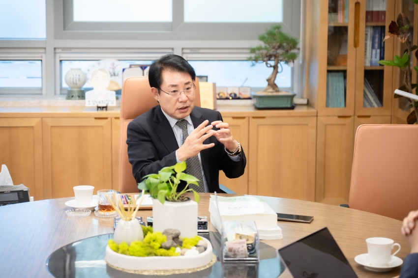 2025. 3. 7. 뉴스보고 신년인터뷰_3