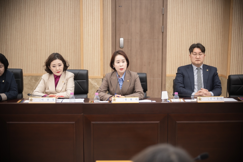 2025. 4. 14. 2025년도 남양주시의회 연구단체 운영심의위원회 개최_27