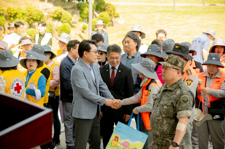 2025. 6. 4. 제30회 환경의 날 기념-민관군 합동 북한강 정화활동행사_24