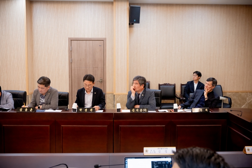 2025. 9. 29. 남양주시 노인 정신건강 증진을 위한 정책 개선 방안 연구용역 최종보고회_15