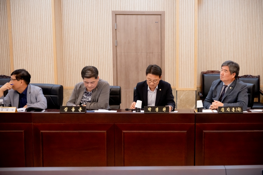 2025. 9. 29. 남양주시 노인 정신건강 증진을 위한 정책 개선 방안 연구용역 최종보고회_17