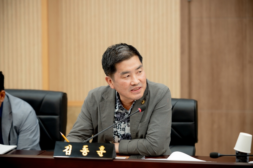 2025. 9. 29. 남양주시 노인 정신건강 증진을 위한 정책 개선 방안 연구용역 최종보고회_23