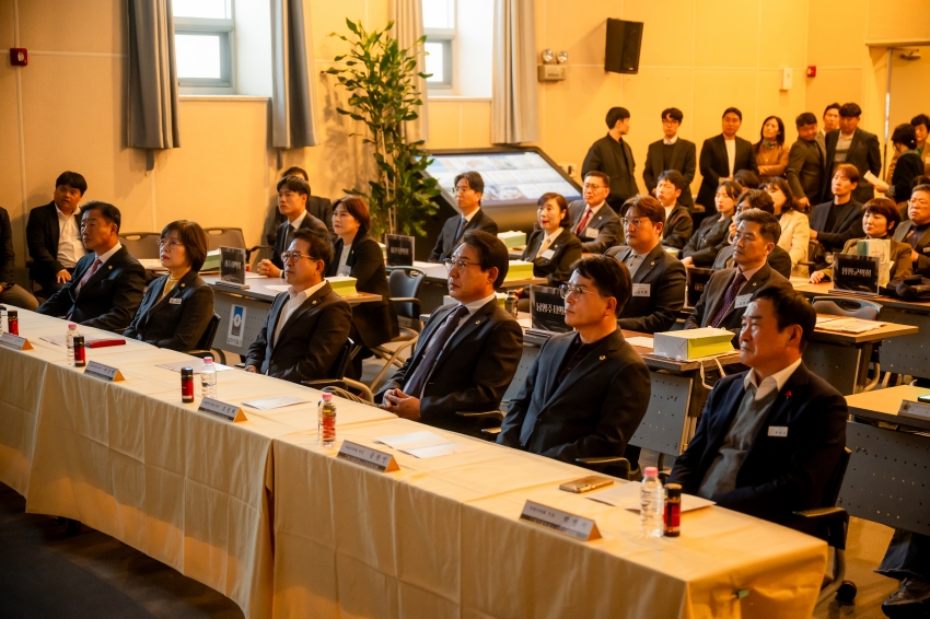 2025. 11. 14. 경기동부권시군의회 제12회 의정활동 우수의원 및 시상식_57