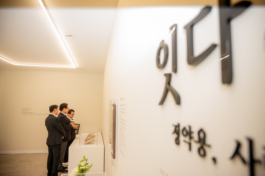 2025. 11. 14. 경기동부권시군의회 제12회 의정활동 우수의원 및 시상식_216